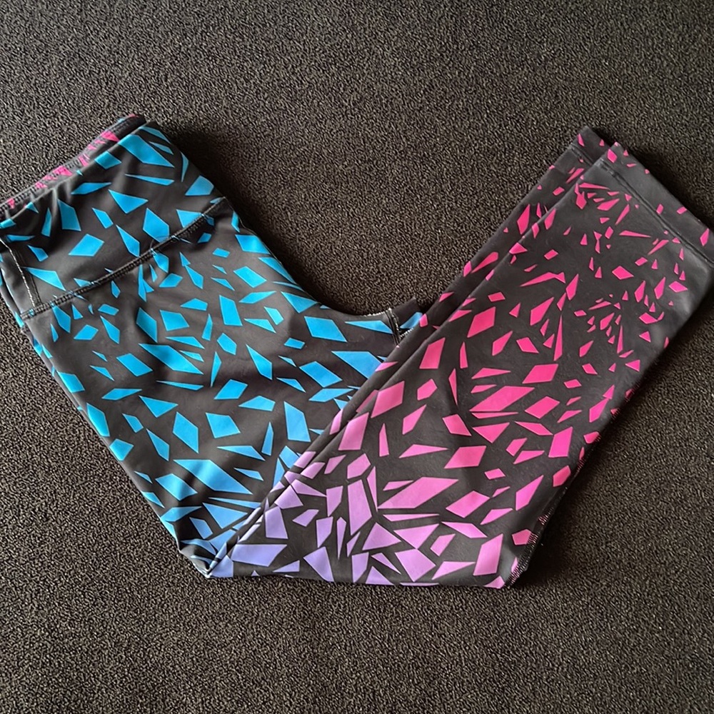 Express Capri Leggings